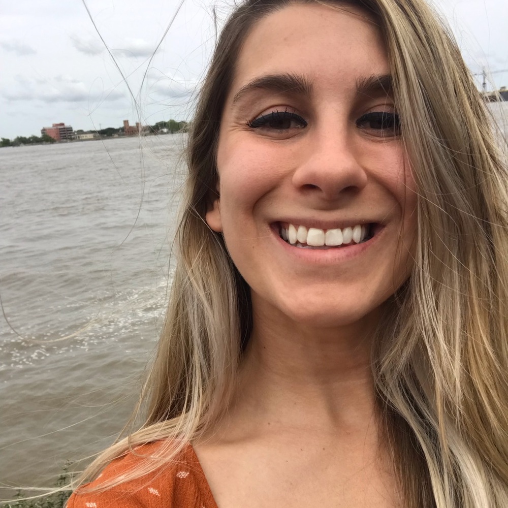 Meet your Posher, Anjelica